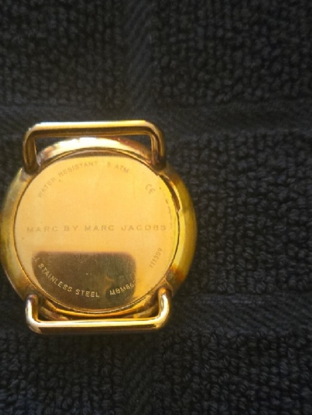 Marc Jacobs Gold-Tone Round Women's Watch - Gold Strap - Picture 3 of 4